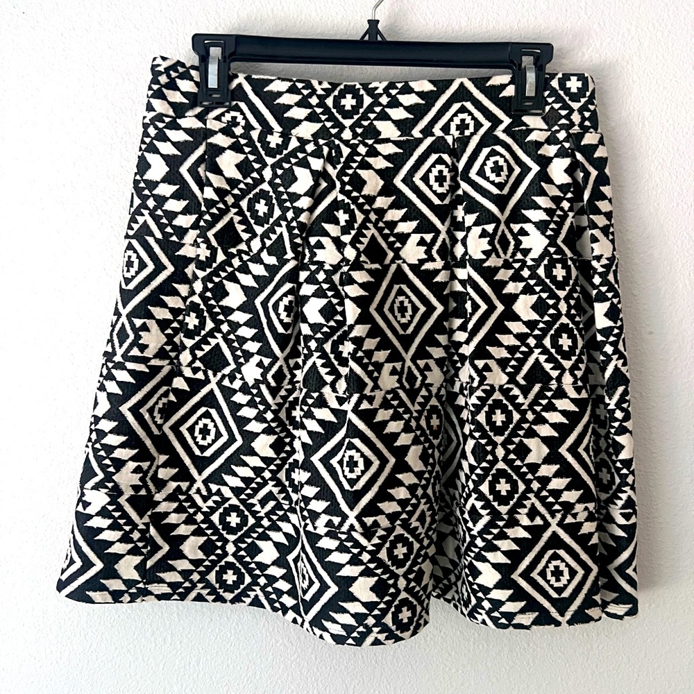 Xhilaration Black and White Pleated Mini Skirt